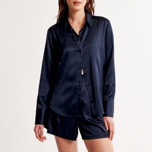 Abercrombie Long Sleeve Satin Button Up
Shirt Navy